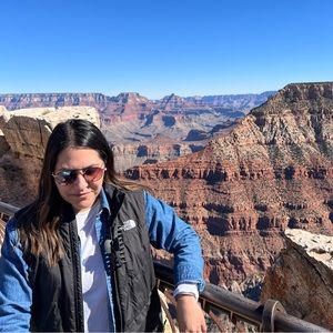 Meet your Posher, Rebekah